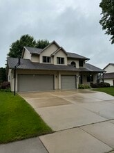 Building Photo - 506 Traveler Ln