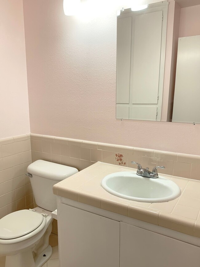 Foto del edificio - SUNNYVALE - Beautifully remodeled condomin...