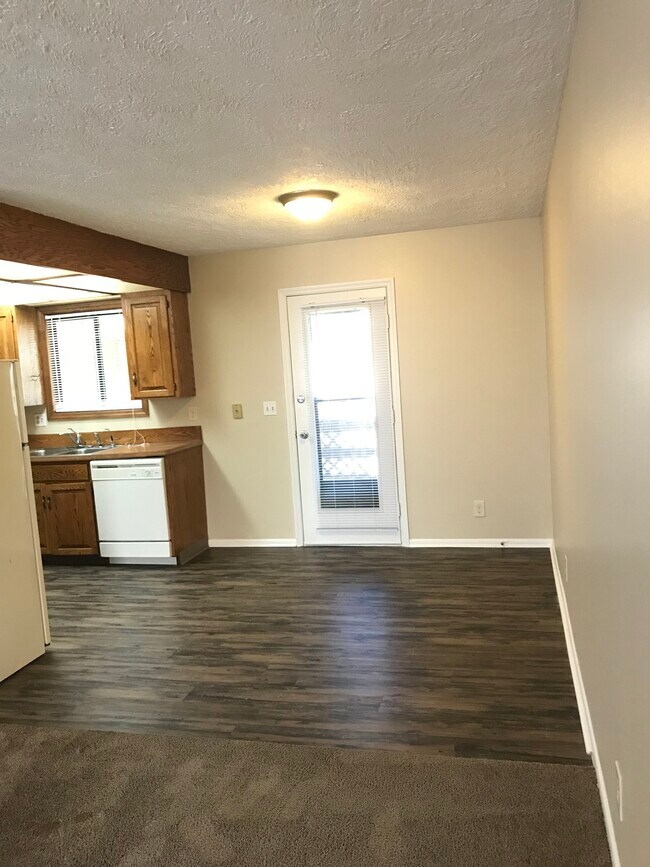 Building Photo - 601 John Adams Ct