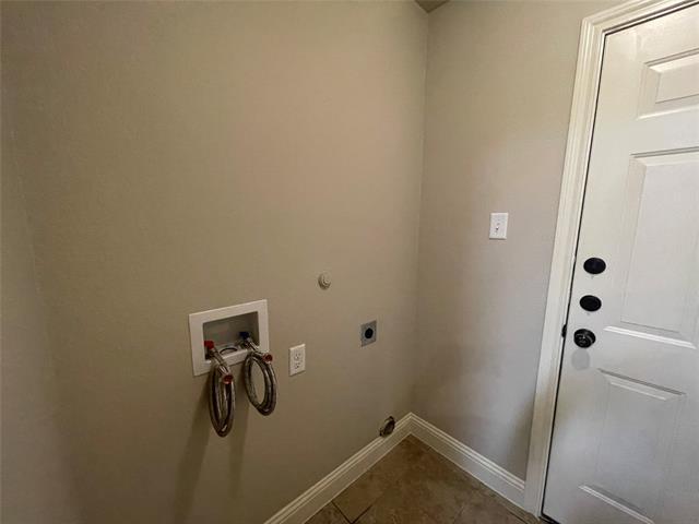 Foto del edificio - 8125 Tanner Ave