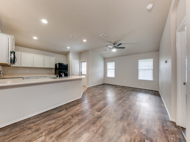 Building Photo - San Antonio, TX - House - $1,695.00 Availa...