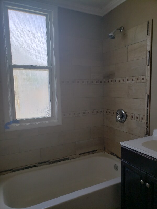 Building Photo - 9211 S Clyde Ave