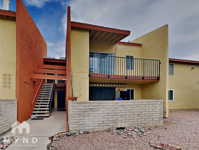 Foto del edificio - 828 S Langley Ave Unit 203