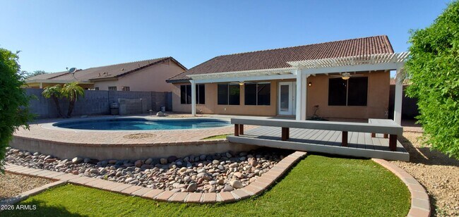 Building Photo - 4117 W Menadota Dr