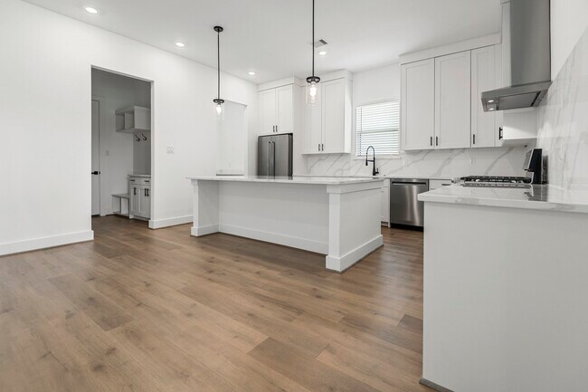 Building Photo - 1816 Drover Ln