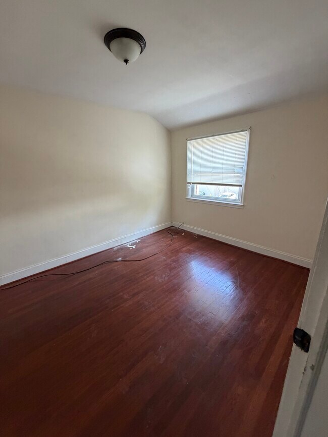 Foto del edificio - 7926 Kavanagh Rd