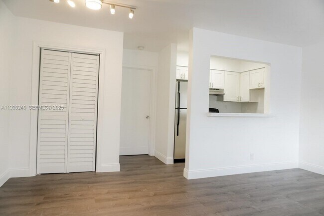 Foto del edificio - 749 SE 15th St