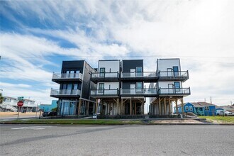 Building Photo - 805 Avenue K