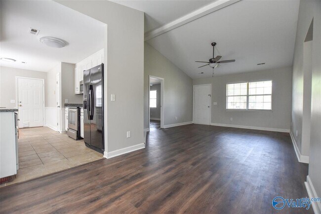 Foto del edificio - 109 Cove Crest Dr