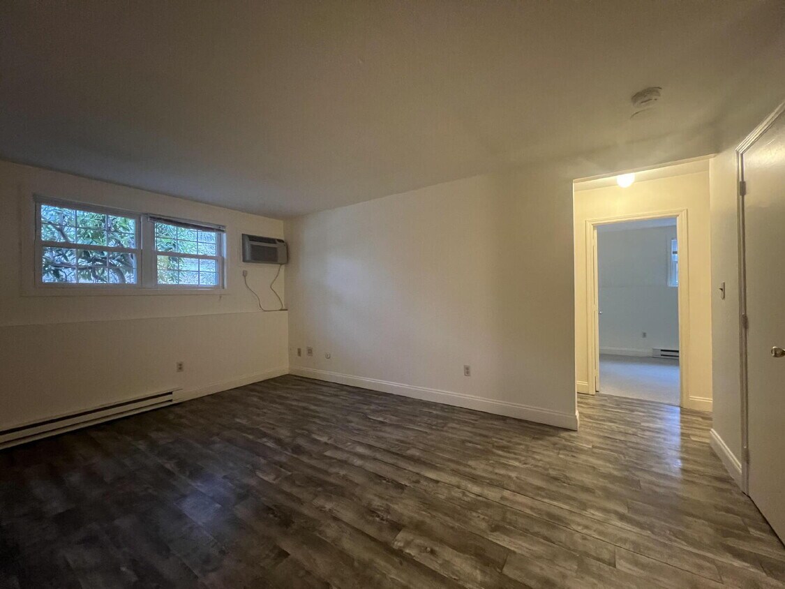 Foto principal - 2 bed unit with balcony in beautiful Amesb...