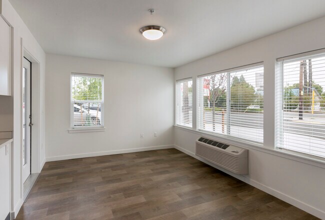 Foto del edificio - 7686 N Lombard St