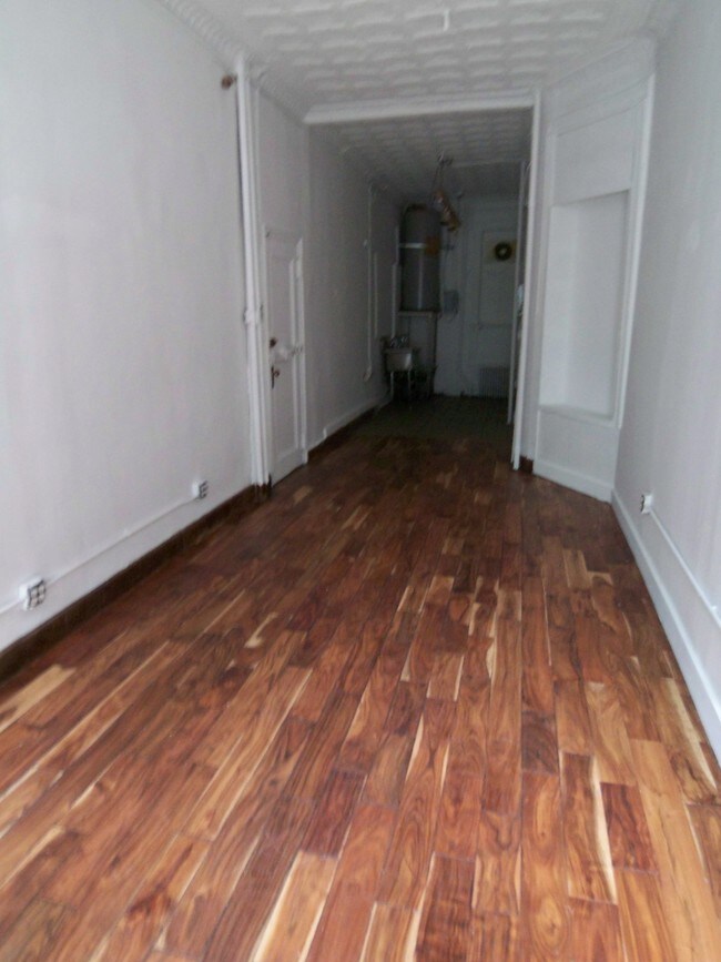 Interior Photo 2 - 105 Thompson St