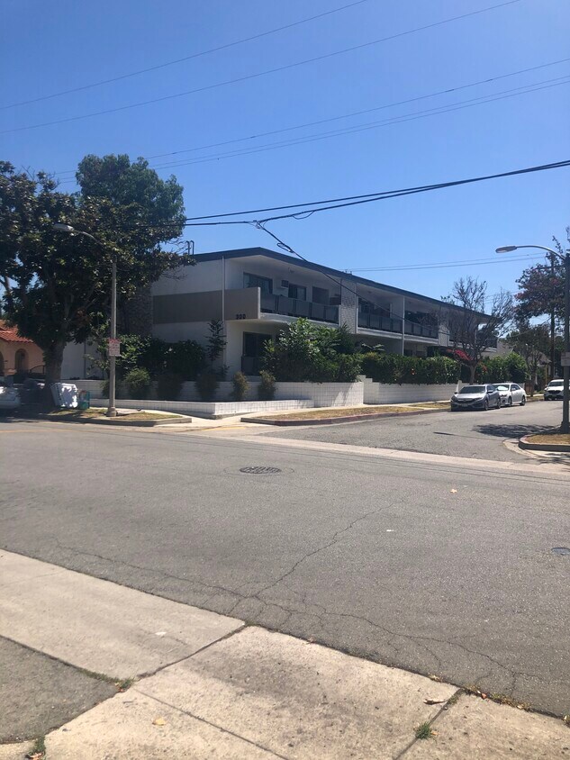 Foto principal - 300 N Bushnell Ave