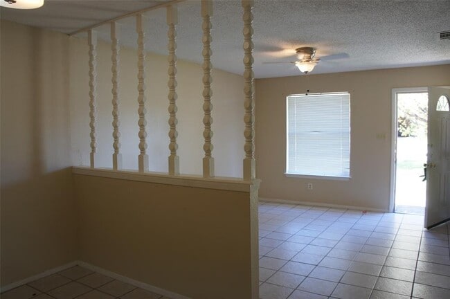 Building Photo - 2500 Parker Dr