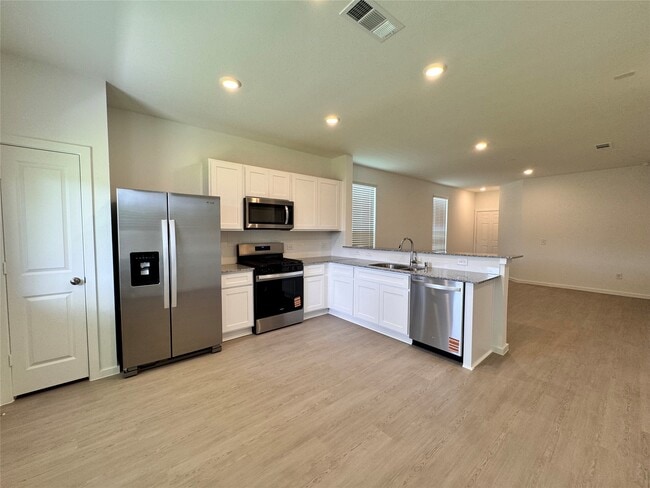 Building Photo - 25462 Multiflora Dr