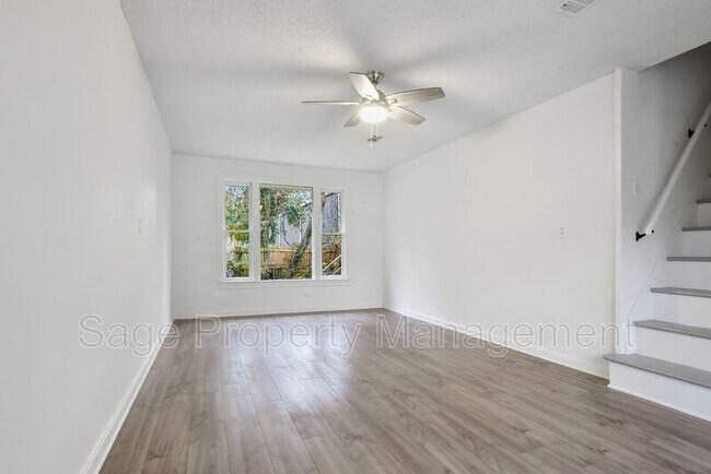 Foto del edificio - 863 W Mc Kinley St