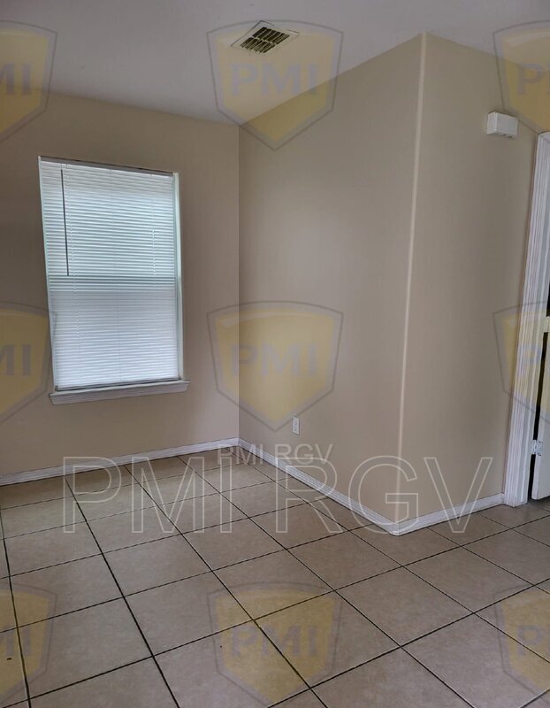 Building Photo - 1404 Quitaca Dr
