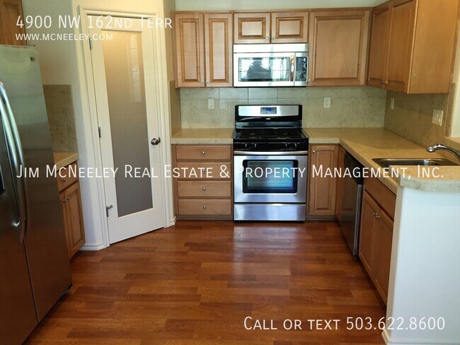 Foto del edificio - 4900 NW 162nd Terrace