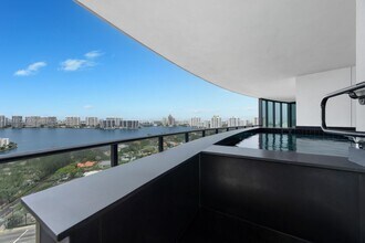 Building Photo - 18555 Collins Ave