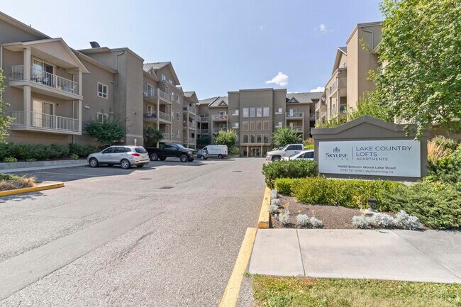 Photo du bâtiment - Lake Country Lofts  Apartments