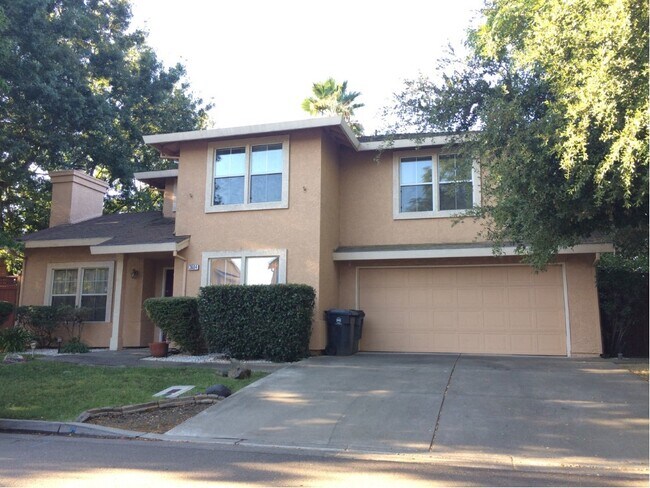 Foto del edificio - Spacious 3 Bedroom Home available in South Davis