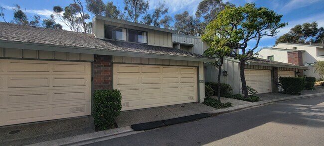 Foto del edificio - 8024 Caminito Gianna