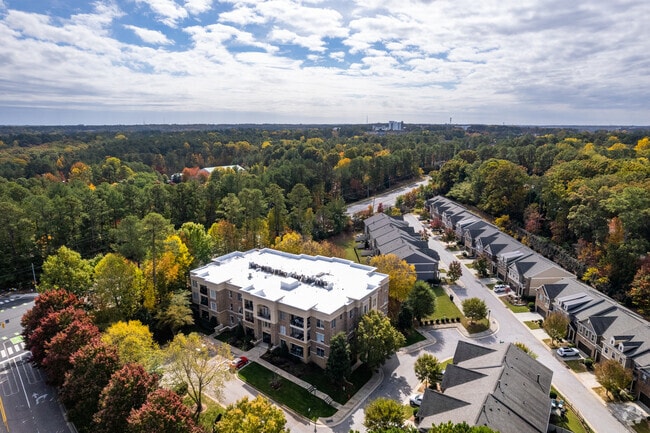 Building Photo - Essex at Glen Eden