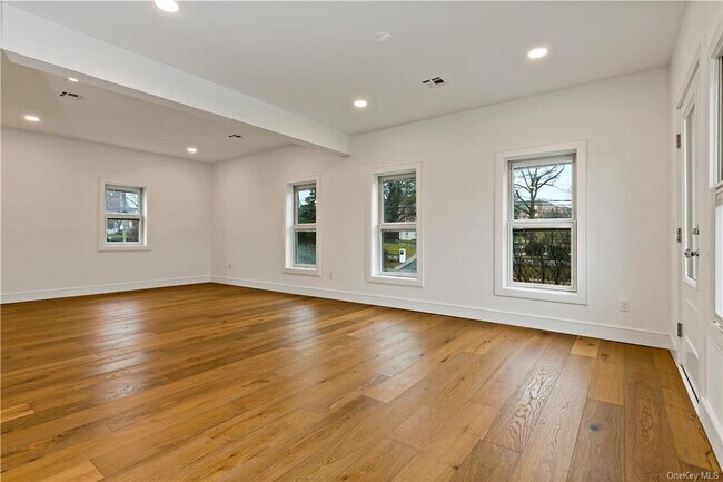 Foto del edificio - 92 S Highland Ave