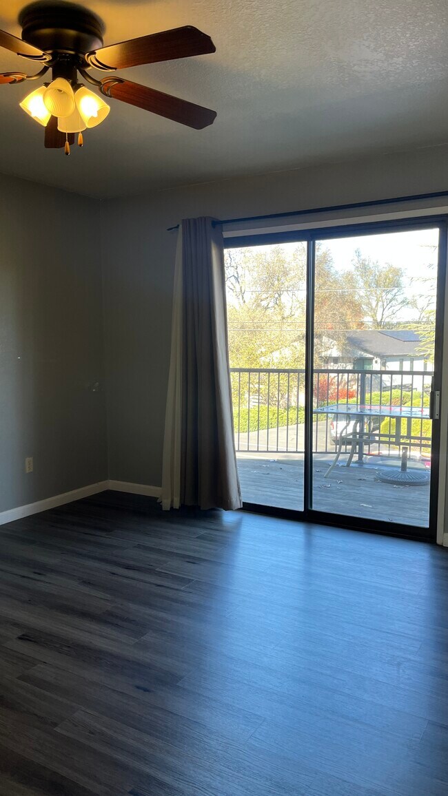 Foto del edificio - 12003 Lakeshore S