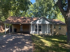 Building Photo - 1396 Town and Country Dr