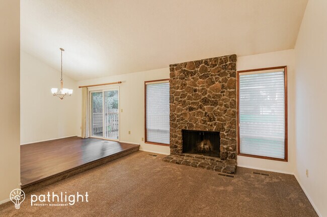 Building Photo - 14584 Rainbow Dr, Lake Oswego, OR, 97035