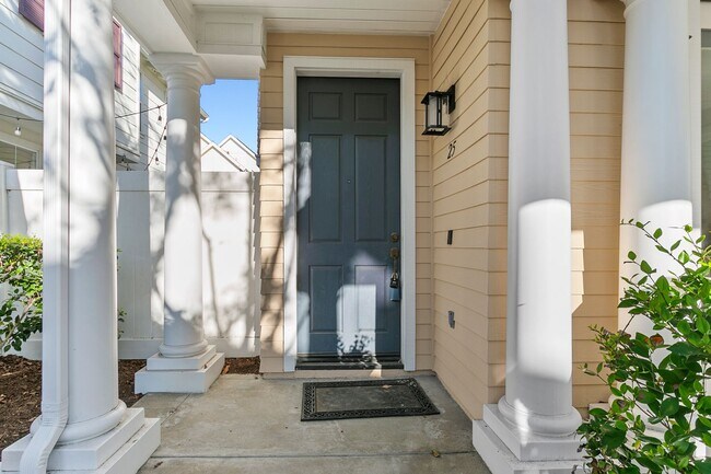 Building Photo - Tri-level Home in Ladera Ranch, now available!