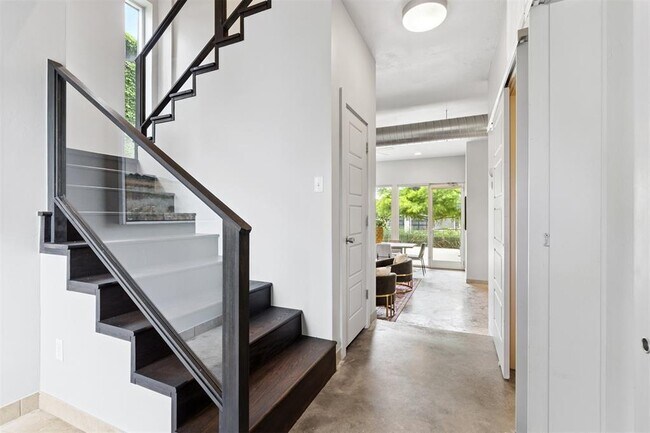 Foto del edificio - 608 NW 7th St