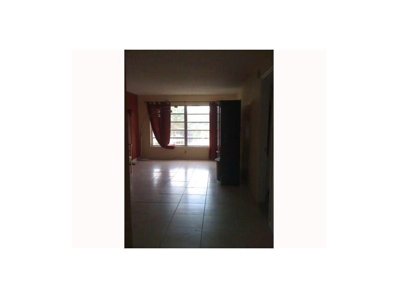 Foto principal - 1701 NW 75th Ave