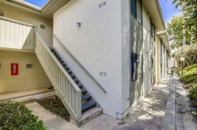 Building Photo - 3221 Midway Dr
