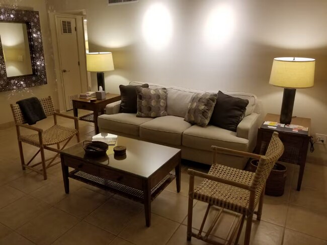 Foto del edificio - 2413 N Loretta Dr