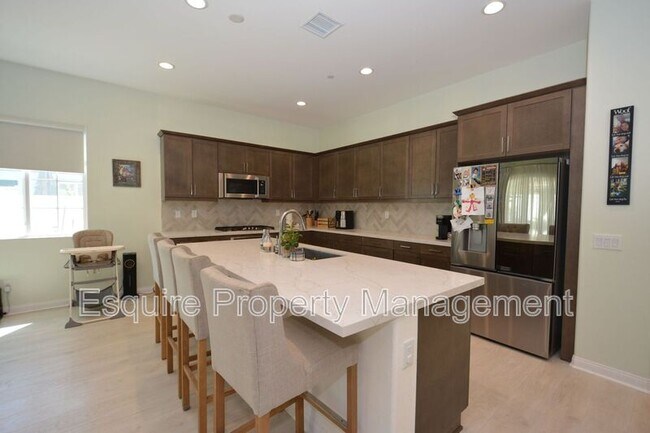 Building Photo - 139 Wisteria St