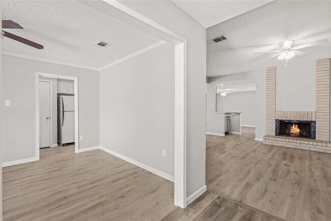 Foto del edificio - 6802 Vialinda Dr