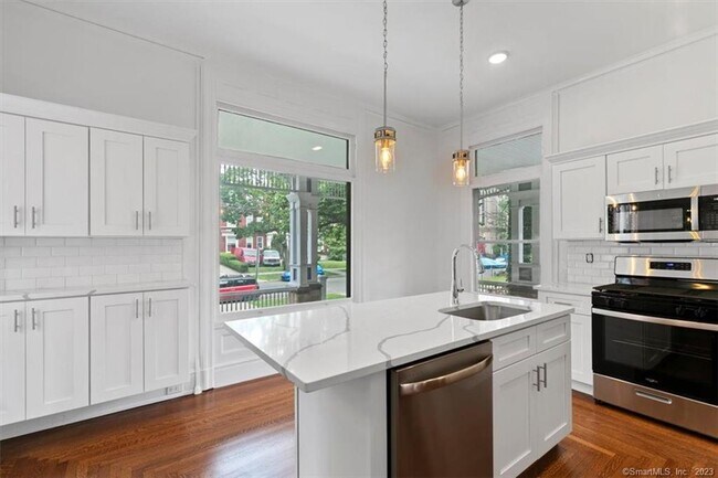 Building Photo - 131 Dwight St