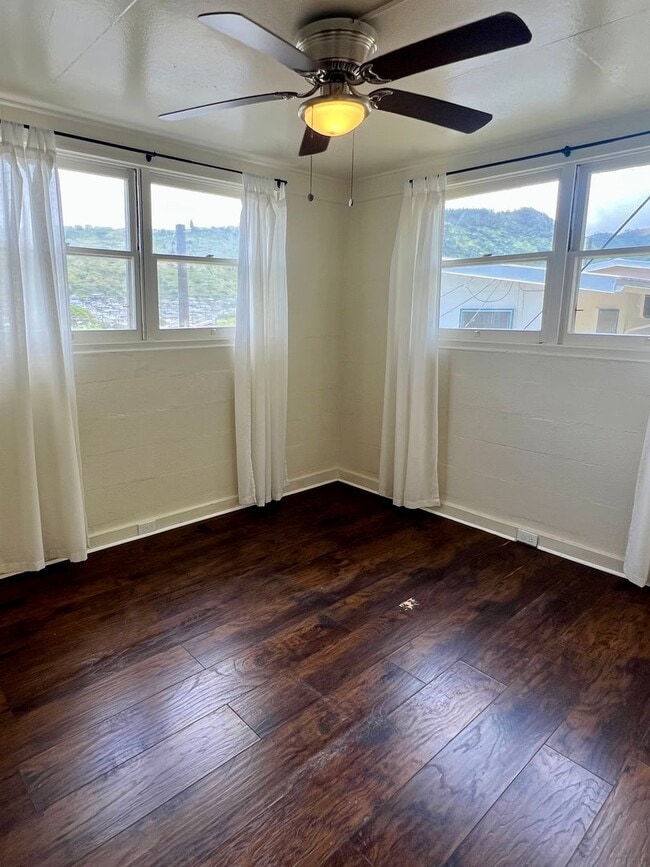 Building Photo - Charming Updated 1BR Lower Home in Palolo Valley Near Kaimuki