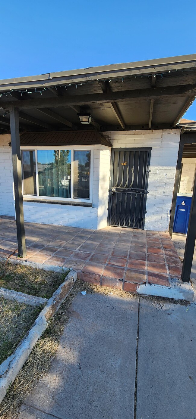 Foto del edificio - 2126 E Hidalgo Vista