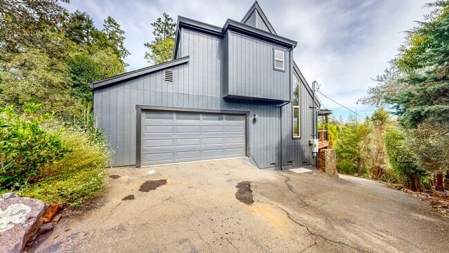 Building Photo - 1625 Los Olivos Rd