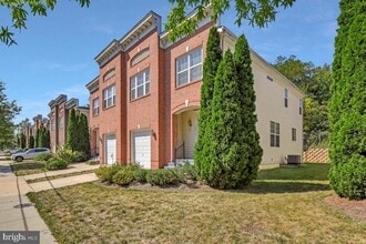 Building Photo - 4916 7th St NE