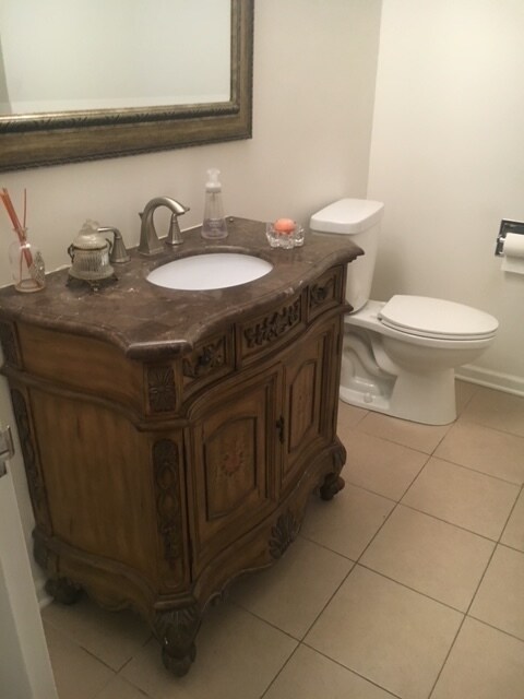 Baño completo para huéspedes - 1250 Park Ave W