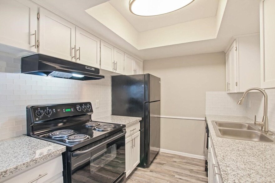 Foto principal - 1212 Hampshire Ln