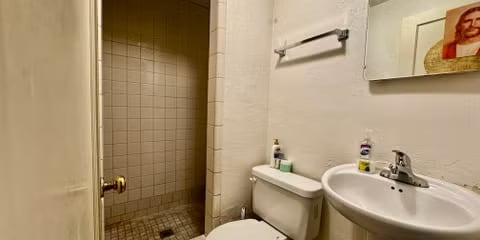 Building Photo - Frame House Duplex