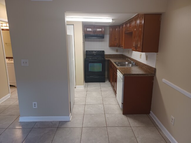 Building Photo - 6468 Parton Ct