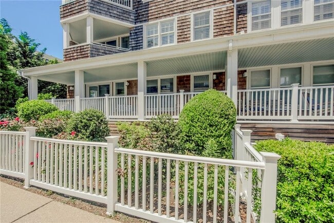 Building Photo - 53 Conanicus Ave