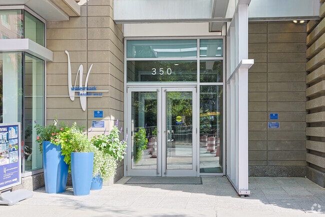 Entrance - Watermark Kendall West Apartments