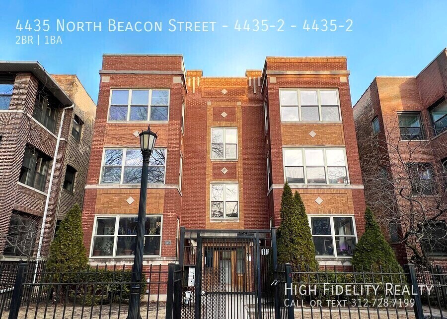 Primary Photo - 4435 N Beacon St